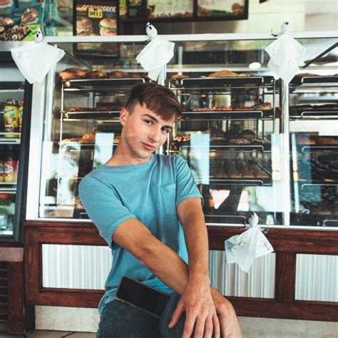 His birthday, what he did before fame, his family life, fun trivia facts, popularity rankings, and more. Lucas Cruikshank Bio, Affair, In Relation, Net Worth ...