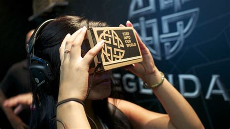 12 Weird And Cool Ways That Virtual Reality Invaded Comic Con Techradar