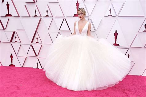 Oscars Red Carpet 2021 See What Stars Wore For The 93rd Academy Awards