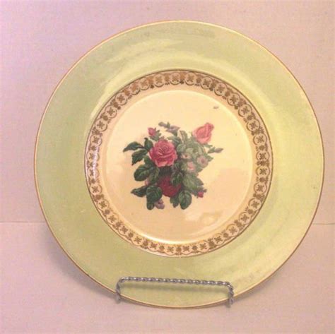 We did not find results for: 1940s Newport Pottery Clarice Cliff dinner plate - 10 3/4 ...