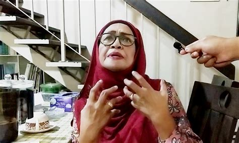 Keuangn belanda terkuras untuk biaya perang c. Fauziah Nawi bersuara bagi pihak karyawan - Suara Merdeka
