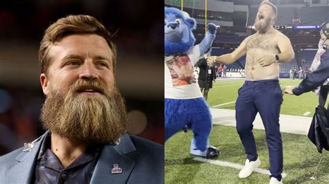 Ryan Fitzpatrick Recreates Iconic Shirtless Moment After Bills
