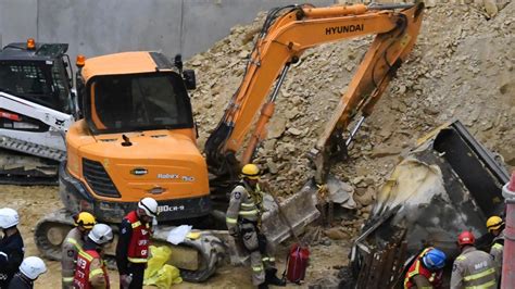 Report Says Missing Safety Pin Key To Box Hill Crane Collapse Herald Sun