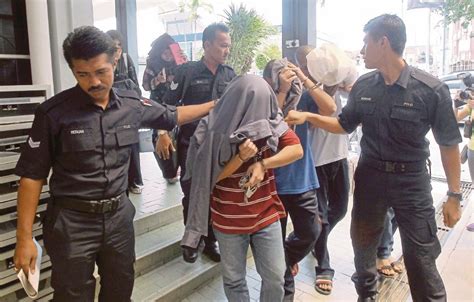 Garrotte merupakan hukuman mati menggunakan alat pelaksanaan hukuman mati yang sampai sekarang terus dingat oleh sebagian besar umat pengikut kristus di dunia adalah peristiwa penyaliban. Ke tali gantung | Harian Metro
