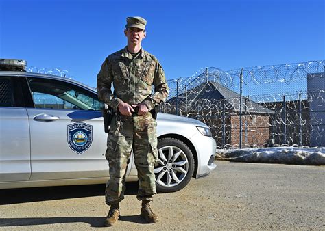 NH Guard members backstop state prison corrections officers | Article