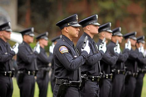 Lapd Seeks To Bolster The Ranks As Applicant Numbers Slide Daily News