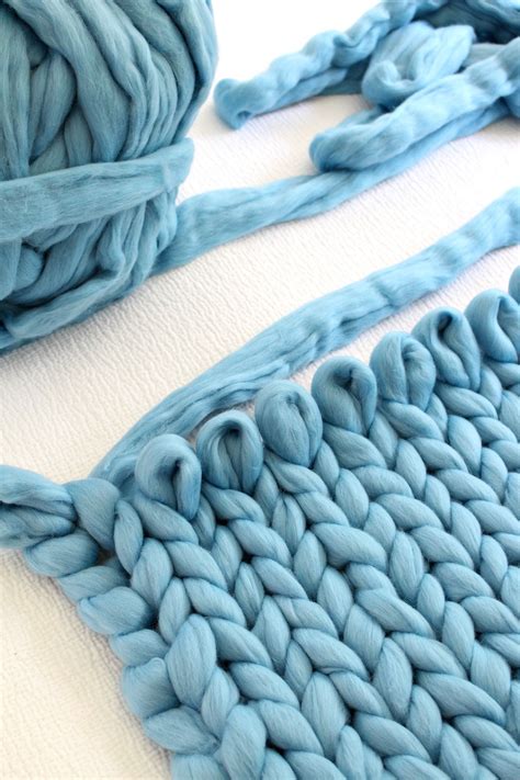 DIY Arm Knit Blanket | Arm Knitting Tips & Tricks | Dans le Lakehouse 