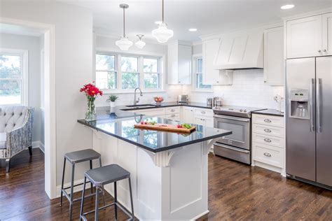British settlers adapted the small wood floors are not mandatory, but they do capture the original design of a cape cod kitchen. Charming Cape Cod Style Contemporary House | iDesignArch ...