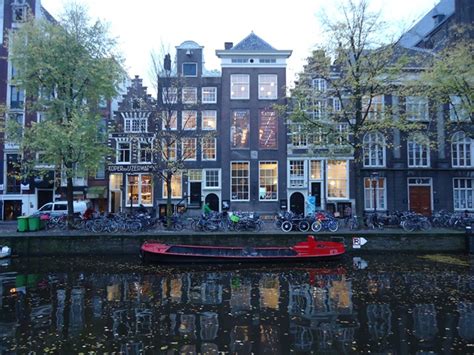 Amsterdam Canal Houses A Short And Skinny History