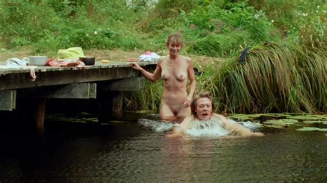 Nude Video Celebs Movie Uskyld
