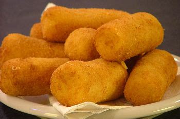 Queste crocchette di patate sono buonissime, l'unico pericolo è che spariscano subito! Ricette Gusto, scopriamo i trucchi per le crocchette di ...