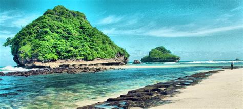 Namun, bagi pengunjung yang ingin berendam di air panas untuk memulihkan tenaga, dapat menikmati pemandian air panas selecta yang tiket masuknya hanya rp 5 ribu. Wisata Alam Malang Selatan - Bacaan Menarik