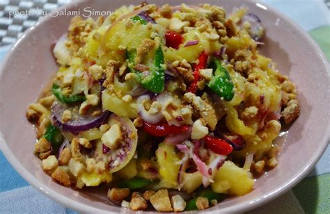 Asida terbuat dari tepung terigu, gula merah, kapulaga, daun pandan dan kayu manis. Syurga Makanan - Malaysia: Makanan Tradisional Negeri Sabah