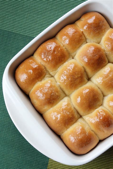 Best Dinner Rolls - Old-Fashioned and Rustic | Best dinner roll recipe, Dinner rolls, Dinner ...
