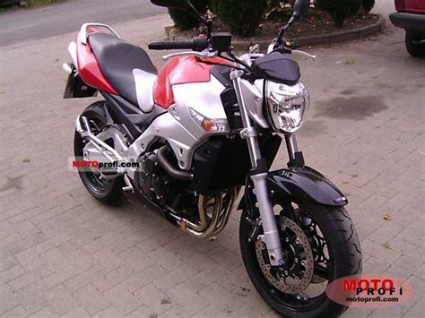 Suzuki left the bandit 600 pretty much alone all those years. Suzuki GSR 600 2007 Specs and Photos