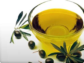 I prefer to use certain oils over a commercial heat protectant because my hair always seem like its frying, even though my heat setting is around 320. Grape Seed for Hair Loss - Should You Try It ...