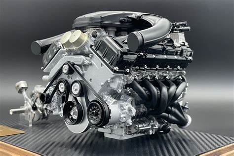 【画像ギャラリー】レクサス「lfa」のv10エンジンが蘇る！ トヨタとヤマハ全面協力の精密スケールモデル「1lr Gue With Power