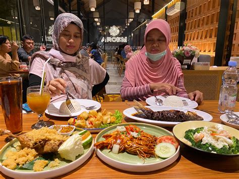 Aroem Resto Semarang Recomended Banget Buat Makan Bareng Keluarga Di