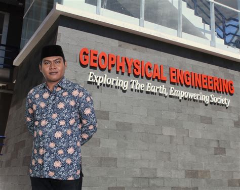 Tsunami kit peta evakuasi tsunami jawa tengah kebumen. Webinar Potensi Kegempaan dan Tsunami di Jawa Timur ...