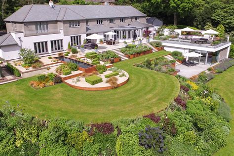 Discover gardening design ideas through inspiring videos. Landscape design and build in Farnham - PC Landscapes