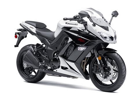 We took them out into the real world to see what rishaad's ahead of me, the small profile of the z800 looks even smaller from twenty bike lengths away though his rynox saddlebags (see review in the. 2013 Kawasaki Ninja 1000 ABS พลัง สไตล์ สมรรถนะที่ลงตัว