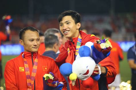 Tiền vệ u.22 việt nam văn công: Truyền thông quốc tế: U22 Việt Nam đỉnh nhất SEA Games 30 ...
