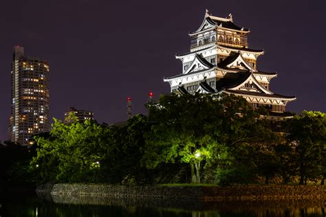 Hiroshima prefecture has a population of 2,811,410 an. 広島城 by そら好きヨッシー （ID：7849500） - 写真共有サイト:PHOTOHITO