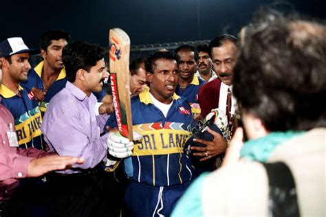 Aravinda De Silva Tries To Make His Way Out Of The Ground After The