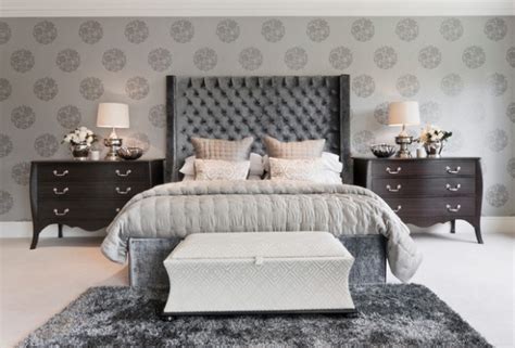 Shades of slate compliment almost any interior motif, from uptown studio to stormy cape cod lodging, and any thoughtful addition of color is twice as likely to strike a particularly dramatic chord. 20 Beautiful Gray Master Bedroom Design Ideas - Style Motivation