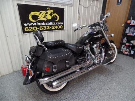 • the road star silverado s gets a chromed out front end including chrome forks, fork covers, fork clamp, switch housings, and brake/clutch levers as well as stainless steel braided throttle and clutch cables. 2001 Yamaha Road Star Silverado