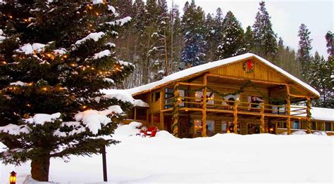 Colorado Holiday Getaway for the Whole Family | C Lazy U Ranch