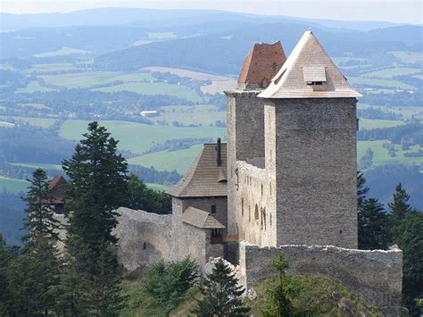 Tourists can use a wide range of services: Kašperk, hrad u Kašperských Hor