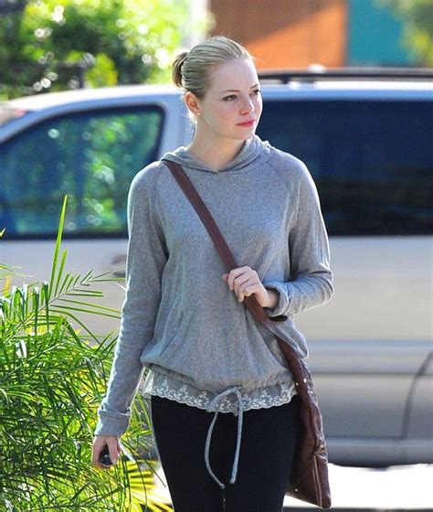 Emma Stone Throwbacks Fan Account On Twitter January 24 2011 Emma At An Hair Salon In Los