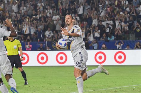 He received his first pair of football boots at the age of five and it was. Major League Soccer: Zlatan Ibrahimovic mit Doppelpack ...