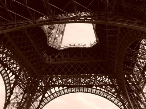Seeing The Eiffel Tower From Down Under Smithsonian Photo Contest