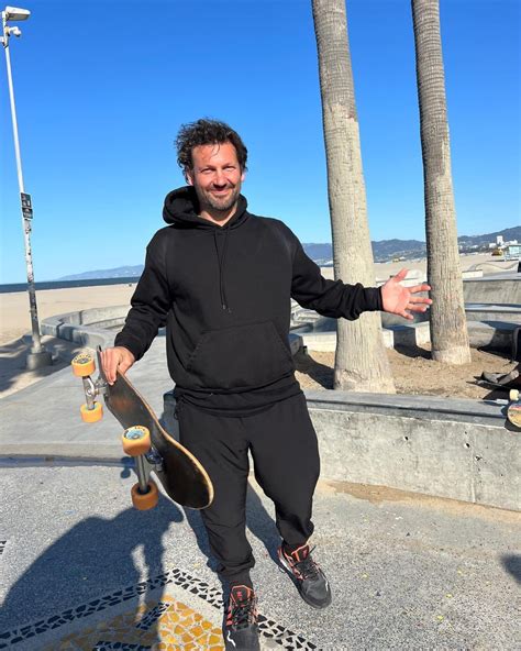 Skateboarder Chad Caruso Embarks On 3000 Mile Journey From Venice To