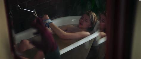 Chloe Moretz Scene Bathtub