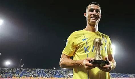 Cristiano Ronaldo Dünya Kupası Benzeri Kupa Ile Maçın Adamı ödülünü Aldı Spor Aykiri