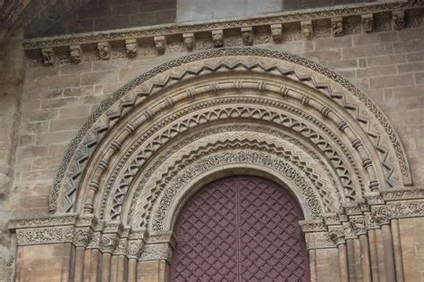 Arquitectura RomÁnica Y Sus Construcciones Religiosas En La Edad Media