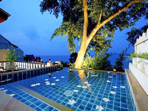 Tatil evinin terası konukların hizmetindedir. 11 Affordable private infinity pool suites and villas in ...