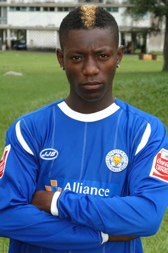 His birthday, what he did before fame, his family life, fun trivia facts, popularity rankings, and more. Max Gradel in Abidjan im Leicester-Shirt, Oktober 2007 ...