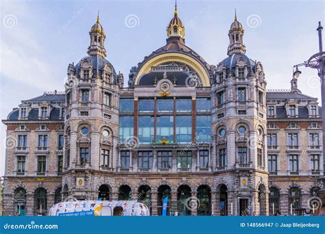 Antwerpen Belgium April 23 2019 The Central Station Building Of