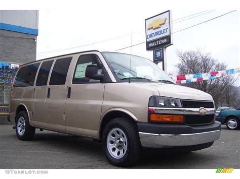 2010 Sandstone Metallic Chevrolet Express Lt 1500 Awd Passenger Van
