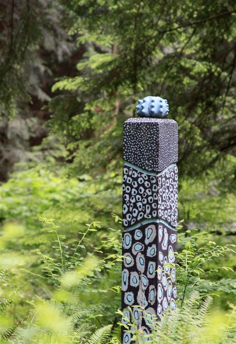 Pin By Penny Wilson Lightfoot On Garden Totems Garden Art Sculptures Diy Mosaic Garden Art