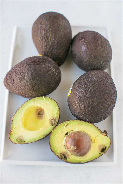 How To Freeze Ripe Avocados Whole Or Sliced Clean Eating Kitchen