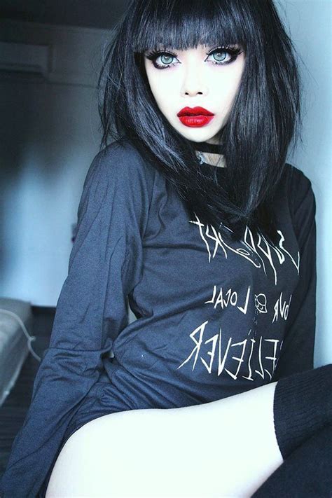 Oh God She S Blowing My Mind Gothic Girls Goth Beauty Dark Beauty Sarah Marie Karda Dark