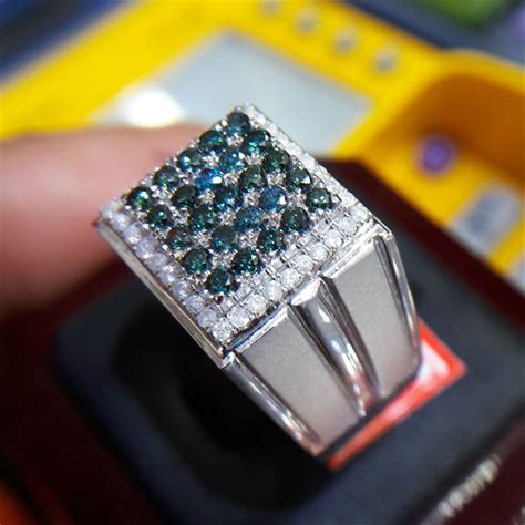 Melihat deretan angka pada harga cincin berlian pernikahan memang cukup menyesakkan. Jual Cincin Pria Berlian Biru Dan Putih Eropa 0507 Ring ...
