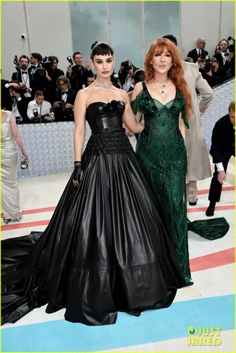 Photo Lily James Black Leather Gown To Met Gala 03 Photo 4927763