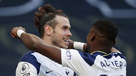 Bale's wages will eclipse those of his tottenham teammates (photo: Gareth Bale shows vintage form for Tottenham in rout of ...