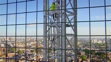 Andrew Marr Climbs Crane Building Londons Shard Bbc News